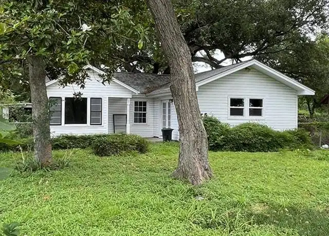 Property at 125 Mansfield St, Clute, TX, 77531, 3 beds, 2 baths, [object Object]