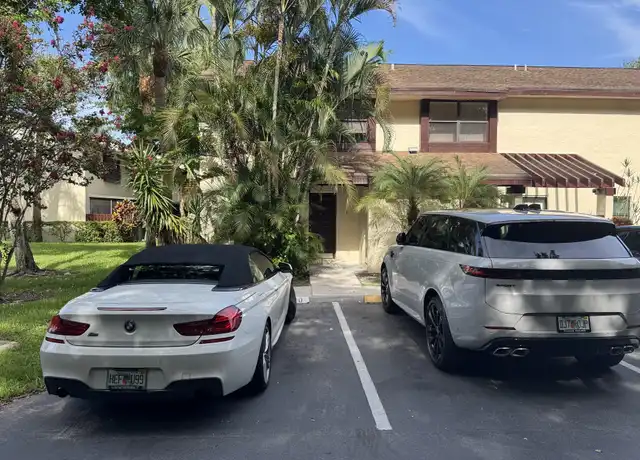 Property at 3733 Carambola Cir N Unit 3733, Coconut Creek, FL, 33066, 3 beds, 2.5 baths, [object Object]