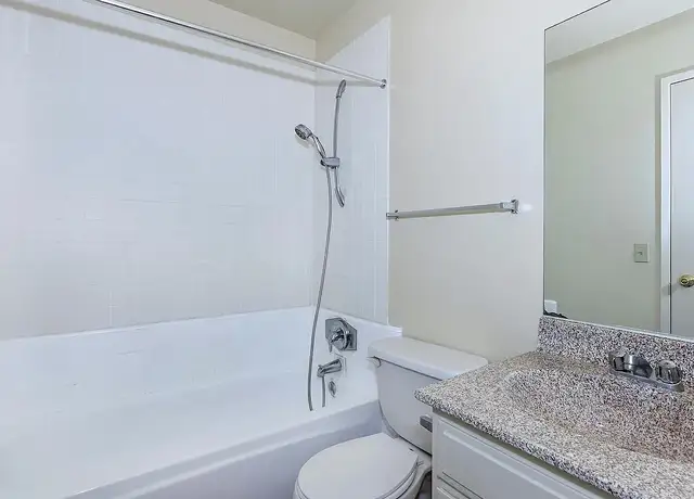 Photo of 301 W Vineyard Ave, Oxnard, CA 93036