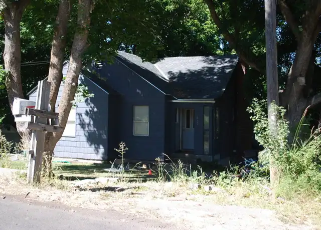 Property at 630 SE Steptoe St, Pullman, WA, 99163, 4 beds, 2 baths, [object Object]