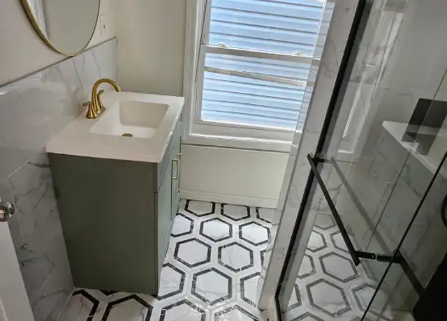 Property at 95 Huntington Ter Unit 2, Newark, NJ, 07112, 4 beds, 2 baths, [object Object]