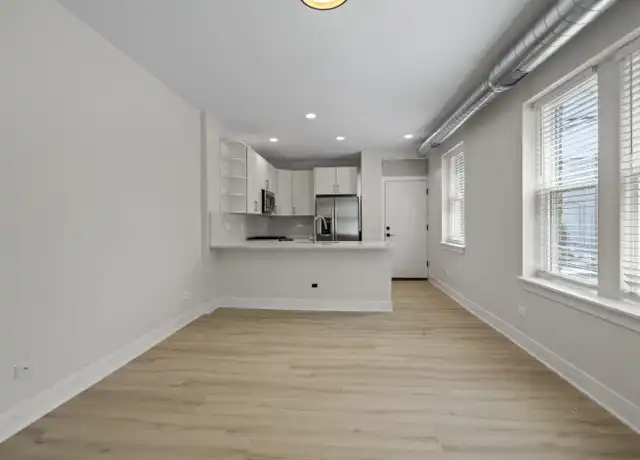 Property at 432 S Maple Ave Unit 436 302, Oak Park, IL, 60302, 2 beds, 1 bath, [object Object]