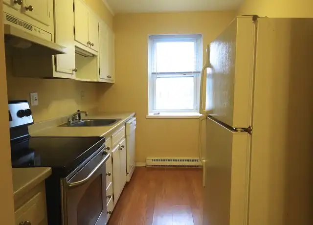 Property at Windsor Oaks Apartments of New Haven, CT - 310 Dyer St, New Haven, CT, 06515, 2 beds, 1 bath, [object Object]