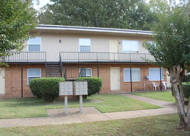 Photo of 288 S Center St, Collierville, TN 38017