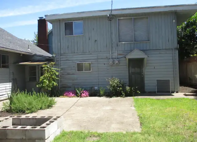 Property at 1090 W Broadway, Eugene, OR, 97402, 3 beds, 1 bath, [object Object]