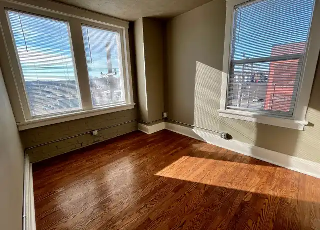 Property at 2243 Jones St Unit 2243306, Omaha, NE, 68102, 1 bed, 1 bath, [object Object]