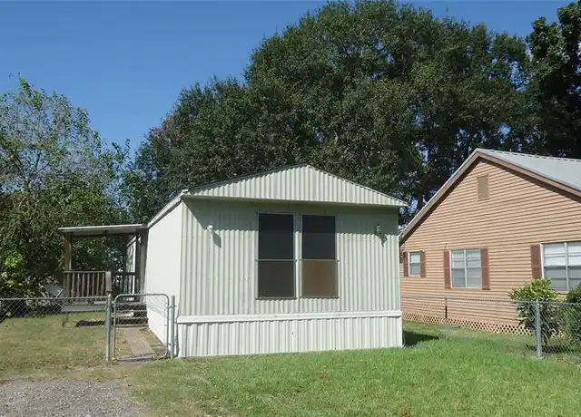 Property at 108 Gossett St Unit B, Highlands, TX, 77562, 3 beds, 2 baths, [object Object]