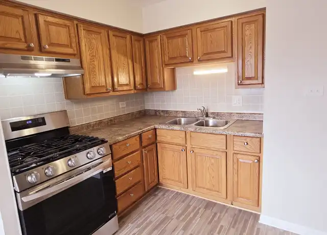 Property at 5929 W 63rd St Unit 4B, Chicago, IL, 60638, 2 beds, 1 bath, [object Object]