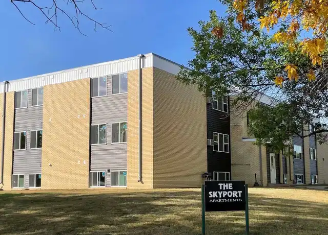 Property at 2105 5th St NW Unit 5, Minot, ND, 58703, 2 beds, 1 bath, [object Object]