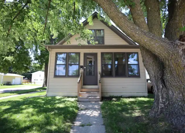 Property at 601 4th Ave NW, Rochester, MN, 55901, 3 beds, 2.5 baths, [object Object]