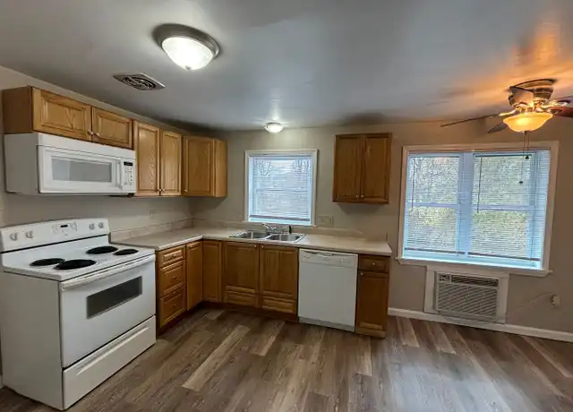 Property at 420 E Wheeling St Unit 6, Washington, PA, 15301, 2 beds, 1 bath, [object Object]