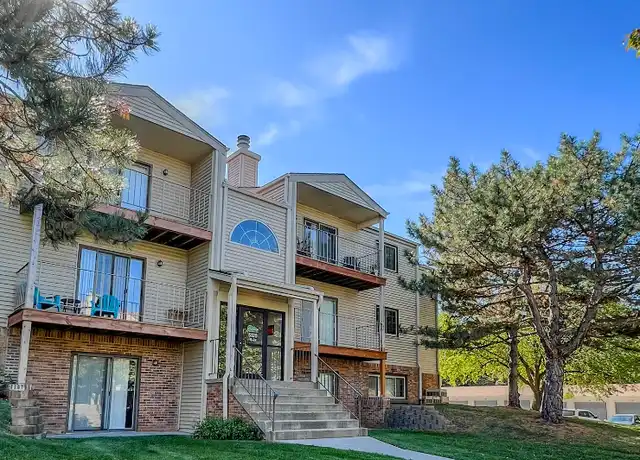 Property at 5120 Emerald Dr Unit 02, Lincoln, NE, 68516, 2 beds, 2 baths, [object Object]