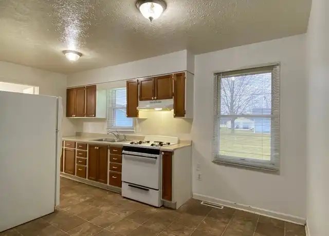 Property at 1820 Ashley Ct Apt B, Goshen, IN, 46526, 2 beds, 1 bath, [object Object]