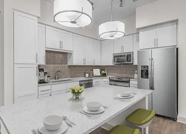 Property at Camden Carolinian - 2600 Glenwood Ave, Raleigh, NC, 27608, 1 bed, 1 bath, [object Object]
