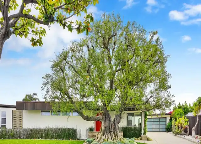 Property at 2000 Nautilus Ln, Newport Beach, CA, 92660, 3 beds, 3 baths, [object Object]