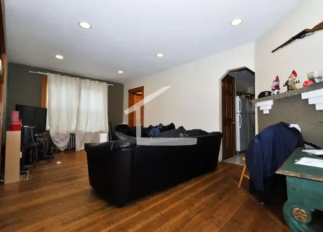 Property at 31 North Crescent Circuit, Brighton, MA, 02135, 3 beds, 2 baths, [object Object]