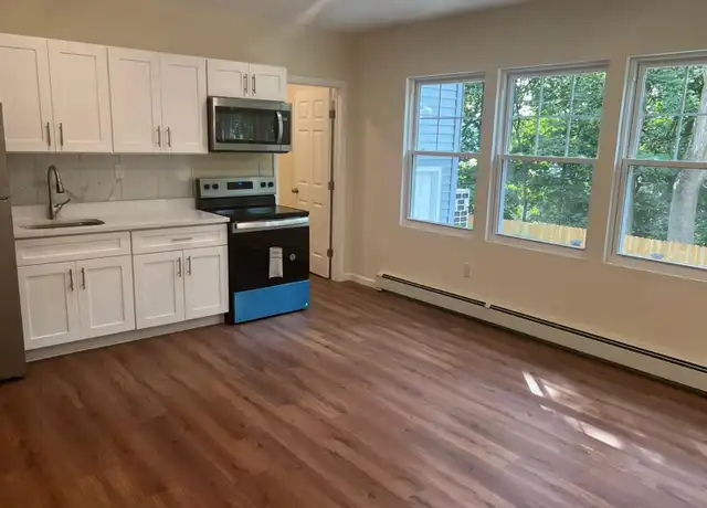 Property at 22 Lincoln Ter, Yonkers, NY, 10701, 1 bed, 1 bath, [object Object]