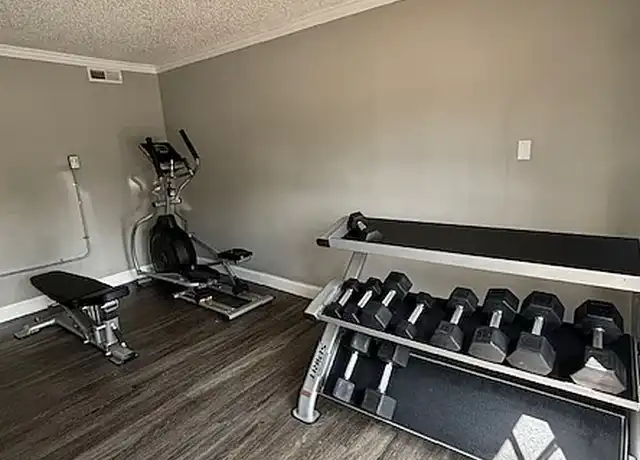 Property at Oak Tree Apartments - 5909 Royalgate Dr, San Antonio, TX, 78242, 1 bed, 1 bath, [object Object]