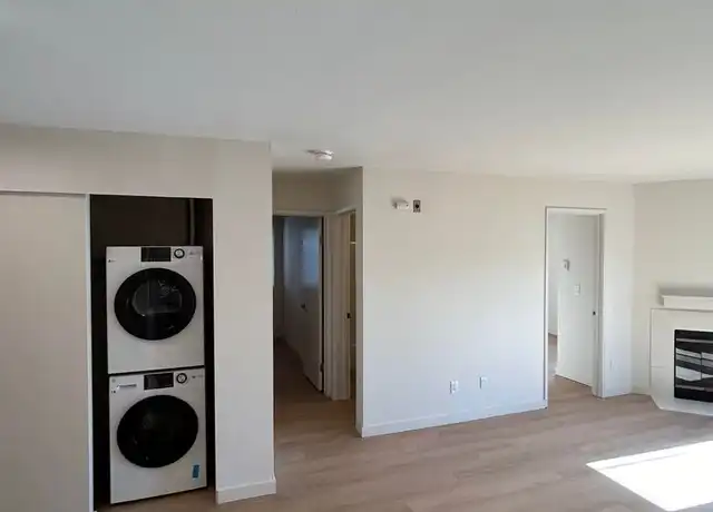 Property at 3624 Phinney Ave N Unit 406, Seattle, WA, 98103, 2 beds, 1.5 baths, [object Object]