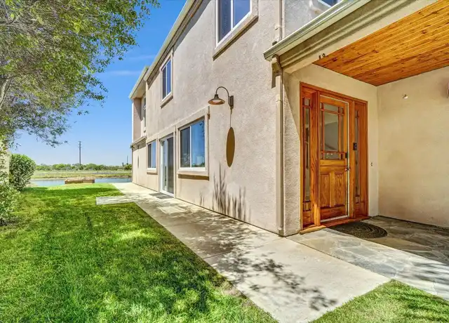Property at 6 Canal Cir, Newport Beach, CA, 92663, 4 beds, 3 baths, [object Object]