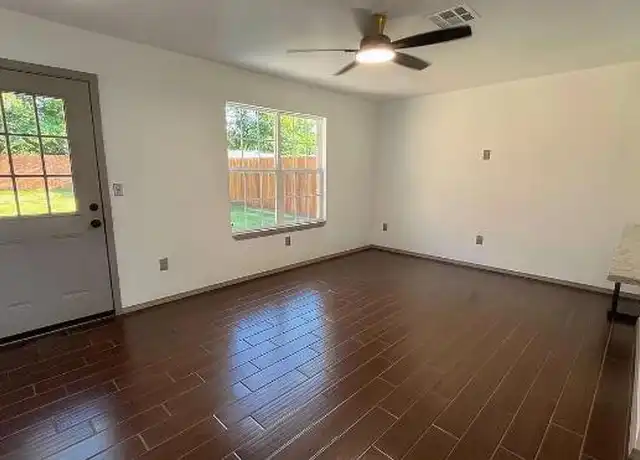 Property at 1604 NE 14th St, Oklahoma City, OK, 73117, 3 beds, 2 baths, [object Object]