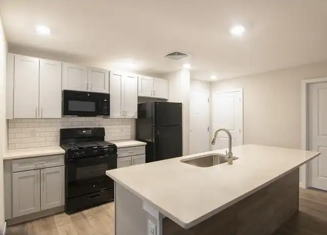 Property at Commerce Park Apartments - 3000 Russel Dr, Harrisburg, PA, 17110, 2 beds, 2 baths, [object Object]