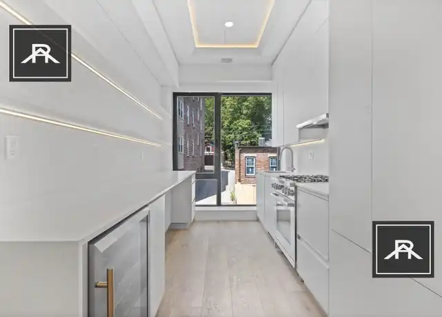 Property at 1574 Beacon St Unit 1578-PH22, Brookline, MA, 02446, 4 beds, 4 baths, [object Object]