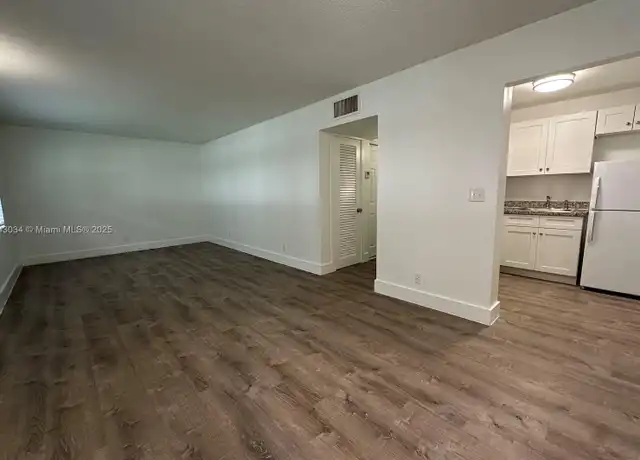 Property at 2500 Johnson St #8, Hollywood, FL, 33020, 1 bed, 1 bath, [object Object]