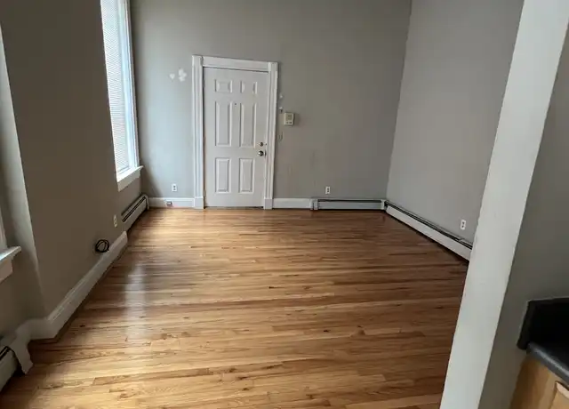 Property at 1324 Chapel St Unit 1, Cincinnati, OH, 45206, 2 beds, 1 bath, [object Object]