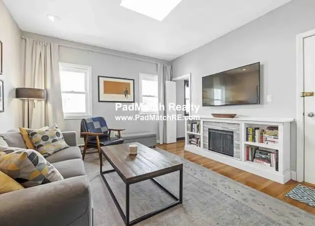Property at 372 Bunker Hill St, Charlestown, MA, 02129, 1 bed, 1 bath, [object Object]
