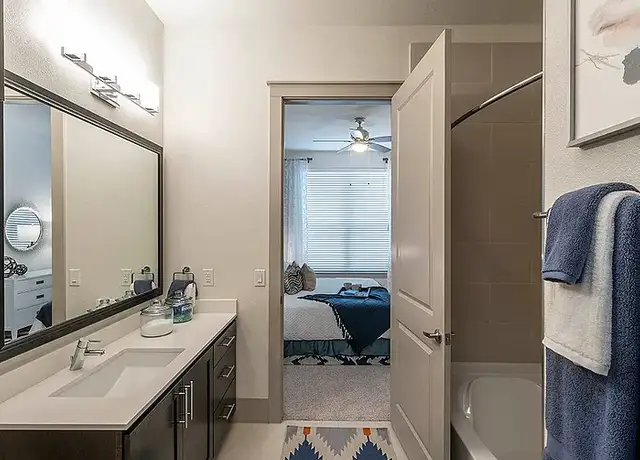 Photo of 3535 Bluffs Ln, Grapevine, TX 76051