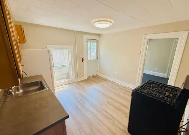 Property at 64 Grant St Unit 3, Burlington, VT, 05401, 1 bed, 1 bath, [object Object]