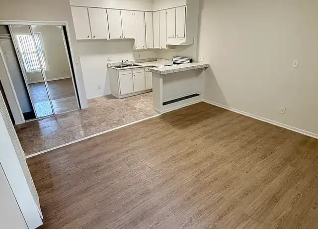 Property at 826 S Kenmore Ave, Los Angeles, CA, 90005, 1 bed, 1 bath, [object Object]