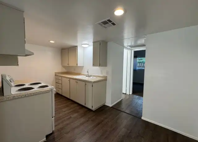 Property at 814 17th St Unit 15, Bakersfield, CA, 93301, 1 bed, 1 bath, [object Object]