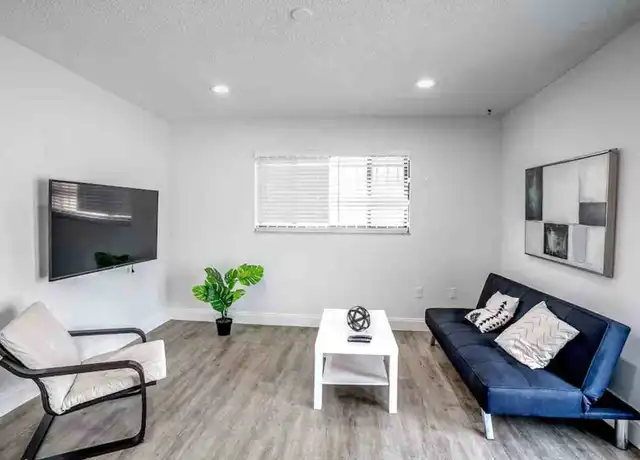 Property at Southwest 7th Street 470 - SW 7th Ave Unit 1056518P, Miami, FL, 33130, 1-2 bed, 1 bath, [object Object]