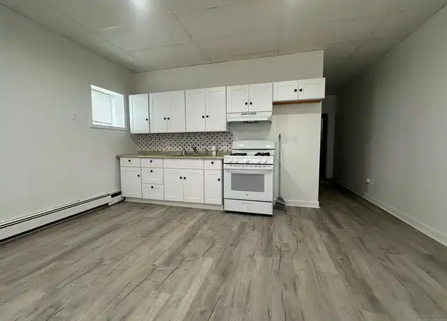Property at 54 Stuyvesant Ave Unit 1st Floor, Lyndhurst, NJ, 07071, 1 bed, 1 bath, [object Object]