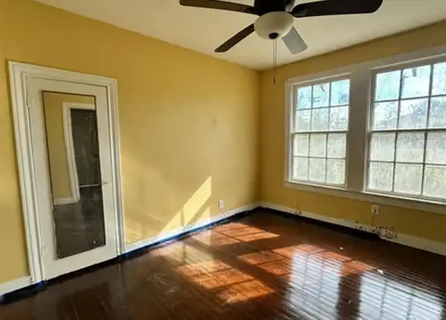 Property at 406 Dayton St, West Orange, TX, 77630, 2 beds, 1 bath, [object Object]