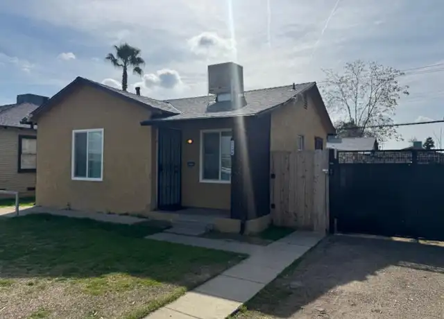 Property at 1117 Woodrow Ave, Bakersfield, CA, 93308, 1 bed, 1 bath, [object Object]