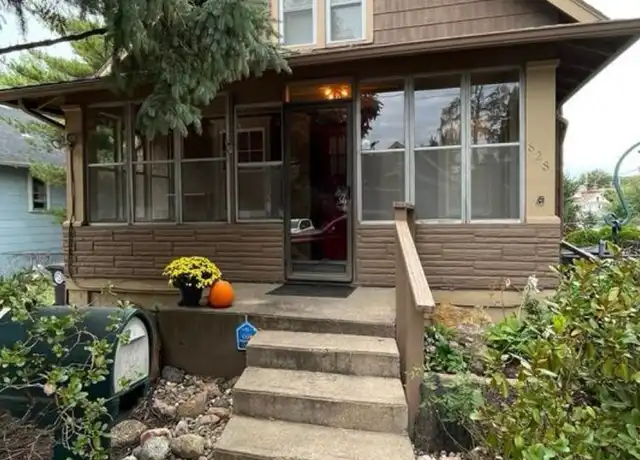 Property at 828 S 49th St, Omaha, NE, 68106, 4 beds, 3 baths, [object Object]