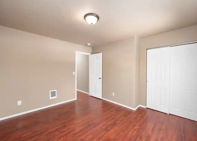 Property at 623 W Shannon Ave Unit C, Spokane, WA, 99205, 2 beds, 1.5 baths, [object Object]