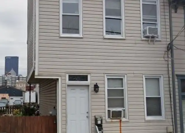 Property at 527 Suismon St Unit 2, Pittsburgh, PA, 15212, 2 beds, 1 bath, [object Object]