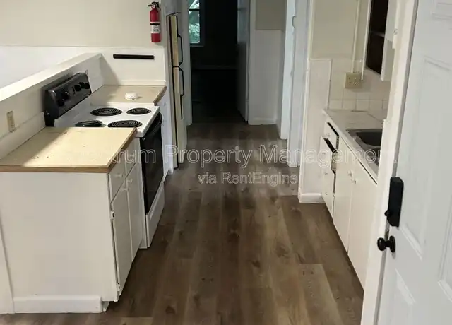 Property at 195 Holland St Unit 4, Lewiston, ME, 04240, 2 beds, 1 bath, [object Object]