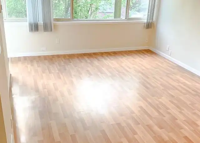 Property at Mercer Vista Apartments - 401 E Mercer St, Seattle, WA, 98102, 2 beds, 1 bath, [object Object]