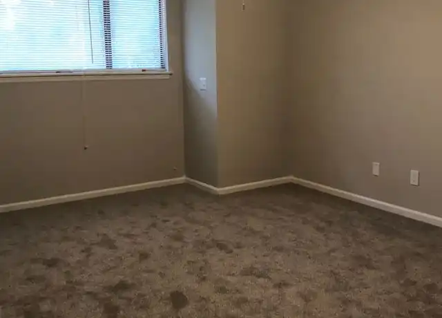 Property at 1001 N Donahue Dr Unit J4, Auburn, AL, 36832, 2 beds, 2.5 baths, [object Object]
