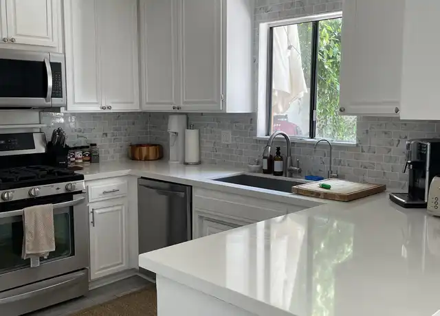 Property at 1757 11th St #3, Santa Monica, CA, 90404, 2 beds, 2.5 baths, [object Object]
