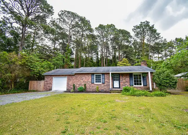 Property at 1355 N Ridge St, Southern Pines, NC, 28387, 2 beds, 1 bath, [object Object]