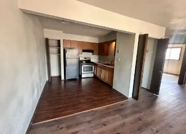 Property at 4725 S 13th St Unit 7, Milwaukee, WI, 53221, 2 beds, 1 bath, [object Object]