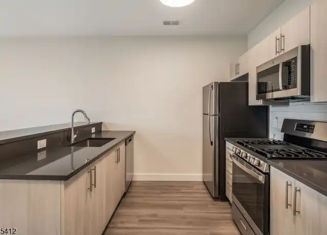 Property at 72 S Essex Ave Unit 409, City of Orange, NJ, 07050, 1 bed, 1 bath, [object Object]