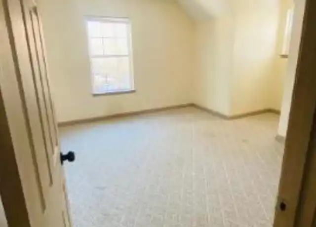 Property at 16 Townview Dr, Asheville, NC, 28806, 3 beds, 3 baths, [object Object]