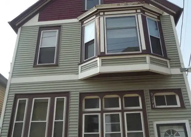 Property at 919 E Clarke St Unit 4, Milwaukee, WI, 53212, 2 beds, 1 bath, [object Object]